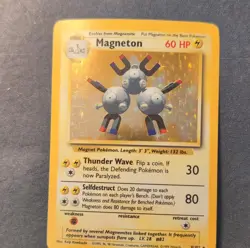 Pokemon Magneton Base Set Holo Rare English Pokemon TCG Card #9/102 1999 60 HP - Image 1