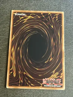 Red-Eyes Black Dragon SDJ-001 Ultra Rare Yu-Gi-Oh Card Played LP - Image 4