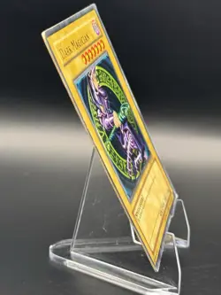 Yugioh Dark Magician SDY-006 1st Edition! English ULTRA RARE - DMG - Image 3