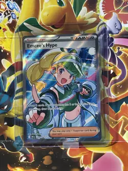 Pokemon Emcee's Hype Full Art Ultra Rare Holo Trainer-Supporter 220/182 Sv10 - Image 1