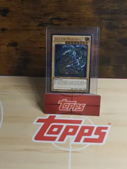 Yu-Gi-Oh Blue Eyes White Dragon YSKR-EN001 1st Edition Ultimate Rare - Image 1