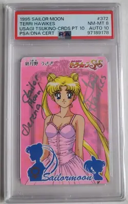 1995 SIGNED Sailor Moon Card Terri Hawkes PSA 8 Auto PSA 10 Carddass 10 #372 - Image 1
