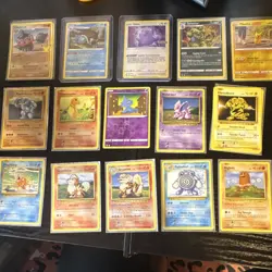 Pokemon TCG Charmander & Venusaur & Zapdos Holo/Regular Card Lot (60) - Image 2