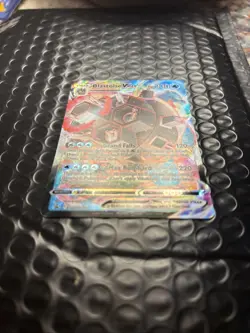 Blastoise VMAX SWSH103 SWSH: Sword & Shield Promo Cards Holo - Image 3