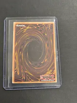 Dark Magician Girl (3rd Art) - RA04-EN107 - NM - Quarter Century Secret Rare - Image 2