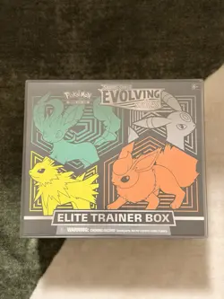 Pokemon TCG: SW&SH Evolving Skies Elite Trainer Box w/ Plastic Display Case - Image 1