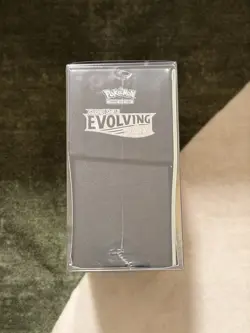 Pokemon TCG: SW&SH Evolving Skies Elite Trainer Box w/ Plastic Display Case - Image 2