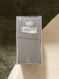 Pokemon TCG: SW&SH Evolving Skies Elite Trainer Box w/ Plastic Display Case - Image 4