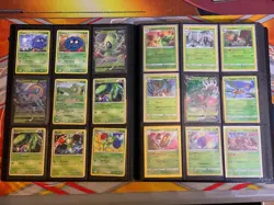 B3 POKEMON BINDER COLLECTION LOT VINTAGE HOLO RARE PROMO MEW FOSSIL ZAPDOS VMAX - Image 2