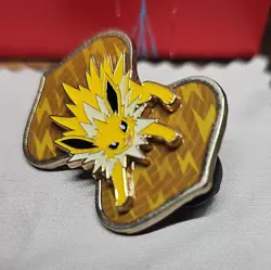 Jolteon VMAX Premium Collection Pin Pokemon BOX FRESH - Image 1