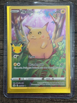 POKEMON FULL ART PIKACHU 005/025 RARE CELEBRATIONS 2021 LP-NM + ARCEUS SLEEVE - Image 5