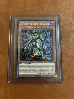 DoomZ XII Zero - Drastea - DOOD-EN008 - Secret Rare - 1st Edition - Yugioh - Image 1