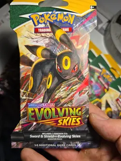 Pokemon TCG Factory Sealed Evolving Skies Umbreon Sleeved BLISTER Pack - Image 3
