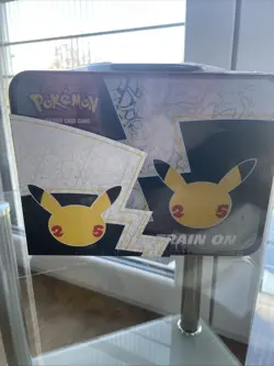 Pokemon Box Celebrations - Trading Card Game Koffer mit Zubehor - Image 3