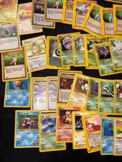 Lotto 200 Carte Pokemon Vintage Comuni / Non Comuni e Rare - Image 2