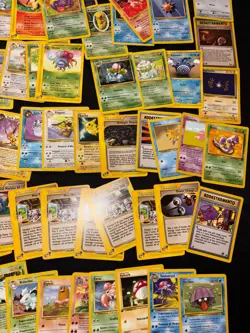 Lotto 200 Carte Pokemon Vintage Comuni / Non Comuni e Rare - Image 5