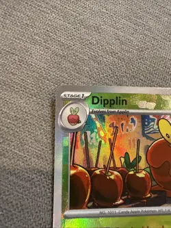 Dipplin ( Pattern) Uncommon Prismatic Evolutions 010/131 NM Master Ball Pokemon - Image 2