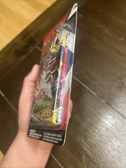 🔥 Pokemon TCG: Evolving Skies/Chilling Reign 2-Pack Latias Pin Blister Sealed - Image 4