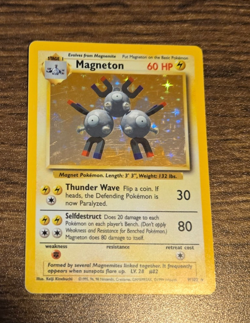 Magneton 9/102 Holo Rare Unlimited WOTC Base Set Pokemon Card LP MP - Image 2