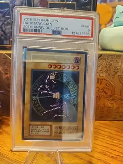 2018 YU-GI-OH! JPN 20TH-20TH ANV DUELIST BOX DARK MAGICIAN PSA 9 - Image 1
