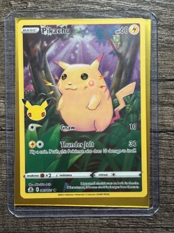 POKEMON FULL ART PIKACHU 005/025 RARE CELEBRATIONS 2021 LP-NM + ARCEUS SLEEVE - Image 5