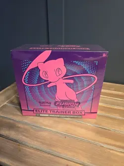 SEALED Pokemon TCG: Sword & Shield Fusion Strike Elite Trainer Box ETB - Image 1