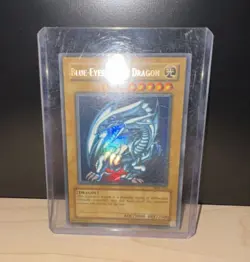 Konami Yu-Gi-Oh! Blue-Eyes White Dragon Ultra Rare Holo SDK-001 Kaiba - Image 2
