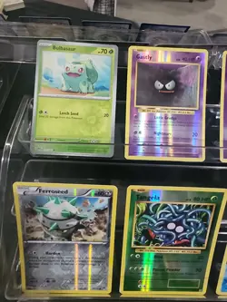 Huge Lot of Pokemon Cards - Image 4