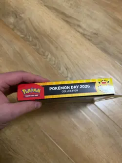 Pokemon TCG Scarlet & Violet Pokemon Day 2026 Collection Box - Image 3