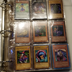 Yu-Gi-Oh Binder & Cards with Old Beckett Magazine for Collector - Vintage Cards - Image 3