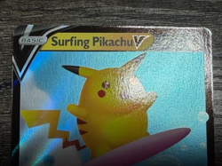 POKEMON FULL ART SURFING PIKACHU V 008/025 ULTRA RARE + NEW ARCEUS SLEEVE LP-NM - Image 2