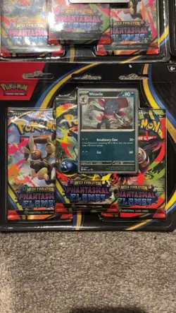 Pokemon TCG Mega Evolution Phantasmal Flames 3-Pack with Sneasel & Weavile Promo - Image 3