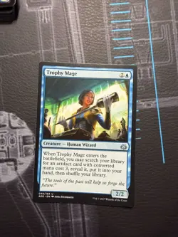 Trophy Mage Aether Revolt Uncommon - Image 1