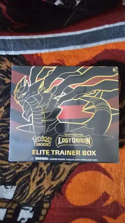 Pokemon TCG: Sword & Shield Lost Origin Elite Trainer Box (8 Packs per Box,... 820650850714 - Image 1