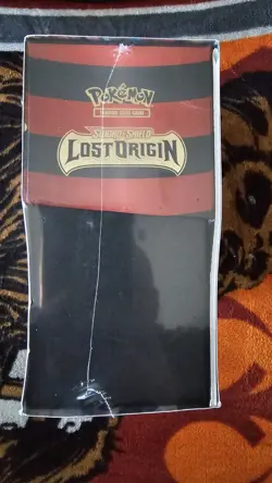 Pokemon TCG: Sword & Shield Lost Origin Elite Trainer Box (8 Packs per Box,... 820650850714 - Image 4