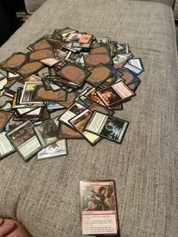 Magic: the Gathering 1000 Plus 25 Rare Cards 885252081331 - Image 1