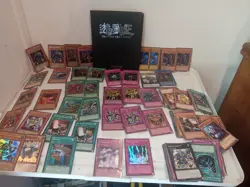 Yugioh! 1996 Lot 40 Cards 1st Ed Foil And 60 Mixed Set Bundle + Folder - Image 1
