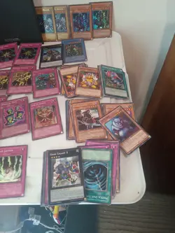 Yugioh! 1996 Lot 40 Cards 1st Ed Foil And 60 Mixed Set Bundle + Folder - Image 5