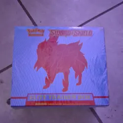 Pokemon Sword and Shield Elite Trainer Box Zamazenta - Image 2