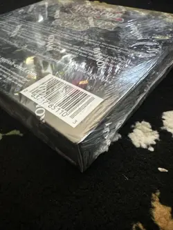 KONAMI Yu-Gi-Oh TCG MAXIMUM GOLD 1ST Edition FACTORY SEALED 4 Packs, 8 Cards Per - Image 3