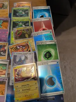 Lot Of 163 Pokemon Cards Holo, Reverse Holo, Bulk, Poke Ball - Image 2