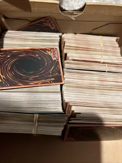 box of yugioh cards lot - Image 1