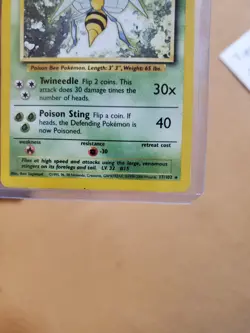 LP Beedrill 17/102 Rare 1999-2000 4th Print Base Set Pokemon Card - Image 2