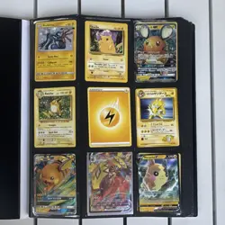 Ultra PRO Pokemon TCG 9-Pocket Binder Poke Ball Design With Elastic Strap - Image 3