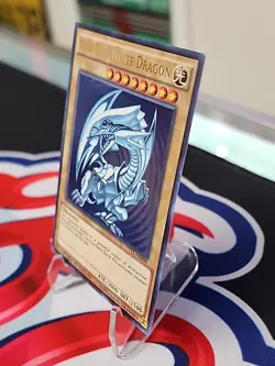 Yu-Gi-Oh! Blue-Eyes White Dragon LP CT13-EN008 Ultra Rare Limited Edition - Image 2