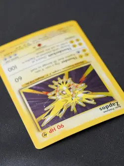 Zapdos 016/102 Base Set Holo HP Pokemon Card - Image 4