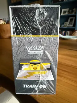Pokemon 25th Anniversary Celebrations Ultra Premium Collection SEALED - Image 4