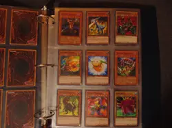 108 YU-GI-OH TRADING CARDS LOT 1st EDITION 1996 KONAMI VINTAGE RARE EXCELLENT - Image 2