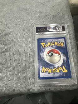 Bulbasaur 44/102 Base Set Unlimited Common Card 1999 PSA 8 - Image 2