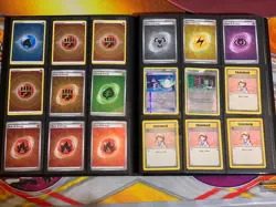 B7 POKEMON BINDER LOT AWESOME VINTAGE TRAINER COLLECTION HOLO ENERGY OLD CARDS - Image 3